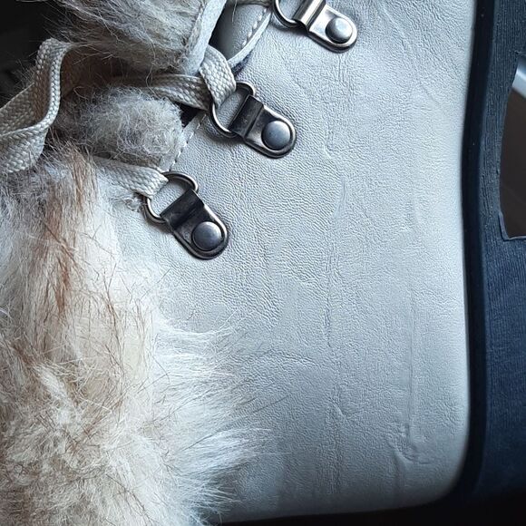 Wanted Stratton Cream Faux Fur Lined Boots - Picture 10 of 11